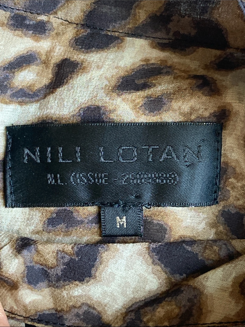Nili Lotan evelyn blouse in leopard print - Picture 2 of 15